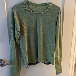 Lululemon Swiftly Tech Long Sleeve Shirt Waist Length in size 10